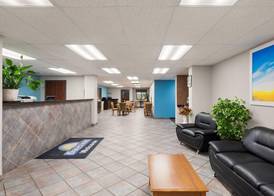 Days Inn by Wyndham Phenix City Near Fort Benning 2