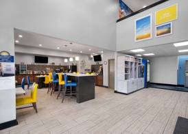 Days Inn by Wyndham Mauldin/Greenville 2