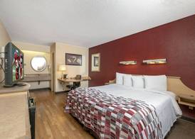 Red Roof Inn Louisville Expo Airport 5