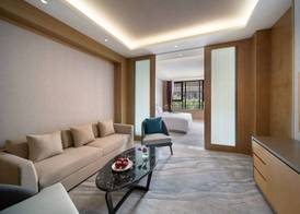 Howard Johnson by Wyndham LakeView Hotel Kunming 4