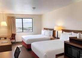 Days Inn by Wyndham Lake Point 5