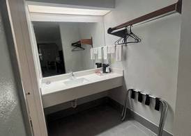 Atria Inn & Suites 5
