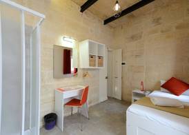 VBL Hostel – Adults only 2