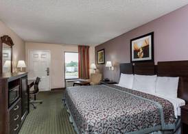 Days Inn by Wyndham Lugoff 4