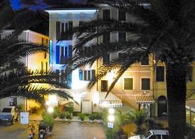 Hotel Riviera 4