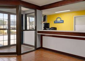 Days Inn by Wyndham Dillon 2