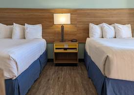 Days Inn by Wyndham Lake Havasu 4