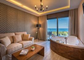Elegance Luxury Executive Suites - Adults Only 3