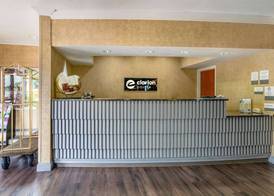 Clarion Pointe Medford 3