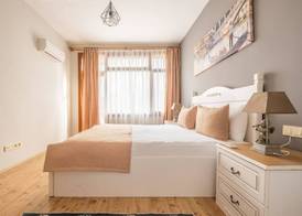 Old Town Deluxe Flats 2