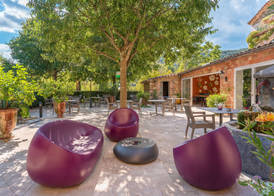 Logis Hôtel Restaurant Le Pradinas 2