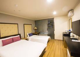 Central Hotel 3