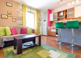 Dante Square Apartment 4
