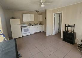 Sebastian Gardens Inn & Suites 5