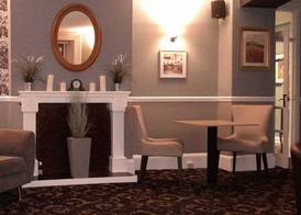 OYO Lamphey Hall 4