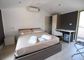 Scilla SeaFront Rooms 4