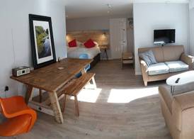 Cotswold Aparthotel 3
