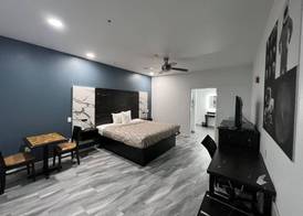 Grand Villa Inn Galleria 5