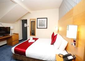 Acorn Lodge Hotel Gatwick & Parking 3