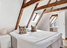 Sanders Penny - Chic 3-bdr Apt in City Center 5