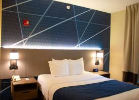 Country Inn & Suites by Radisson, Rock Falls, IL 4