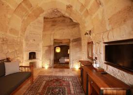 Sarnich Cave Suites 4