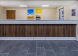 Days Inn by Wyndham Grayson 5