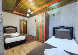 Kayatas Cave Suites 4