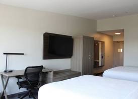 Holiday Inn Express BAKERSFIELD by IHG 3