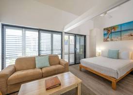 Julians Apartments 5