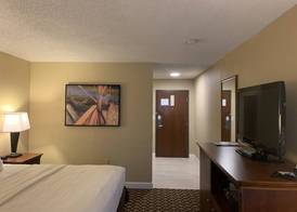 Best Western Plus Wooster Hotel & Conference Center 5