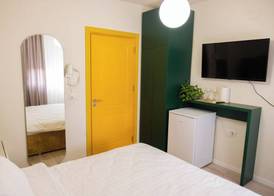 Room-three Doors Apartments, Papaya 1-be 5