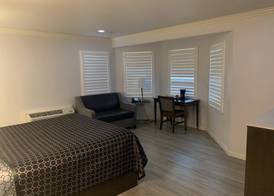 Mirage Inn & Suites 4