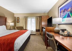Comfort Inn & Suites Hamilton Place 4
