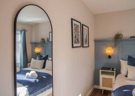 Bridgeside Rooms 2