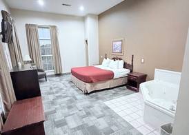 COLLINS INN & SUITES 5