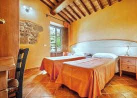 Residence with thermal pools in Sorano 3