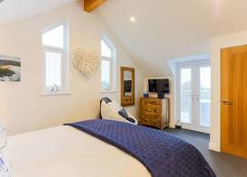 The Lighthouse Penthouse, Studio and Holiday Home 2