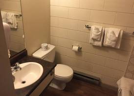 Armstrong Inn 4