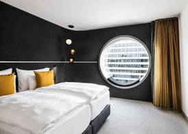 MOOONS Vienna 5