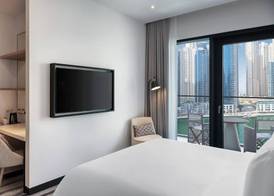 Vida Dubai Marina & Yacht Club 5