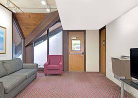 Days Inn by Wyndham Washington 2