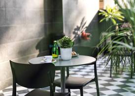 LIV URBAN Suites 5