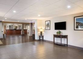 Comfort Suites Forsyth near I-75 4