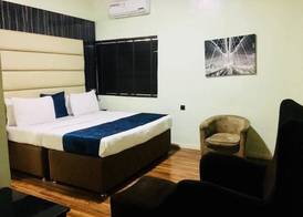 de brit hotel 5