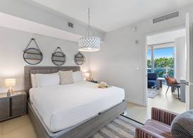 Dharma Home Suites Miami Beach at Monte Carlo 5