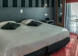 New Hotel de Lives 4