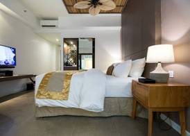 Ferra Hotel and Garden Suites 5