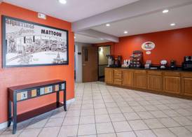 Super 8 by Wyndham Mattoon 2