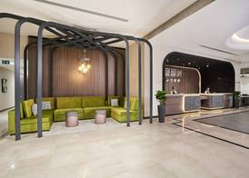 Hotel Holiday International 4